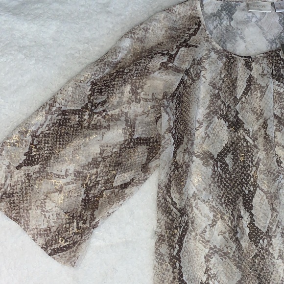 NWT Chicos women’s sz 1, foiled reptile deseree three-quarter sleeve top blouse - Picture 5 of 8